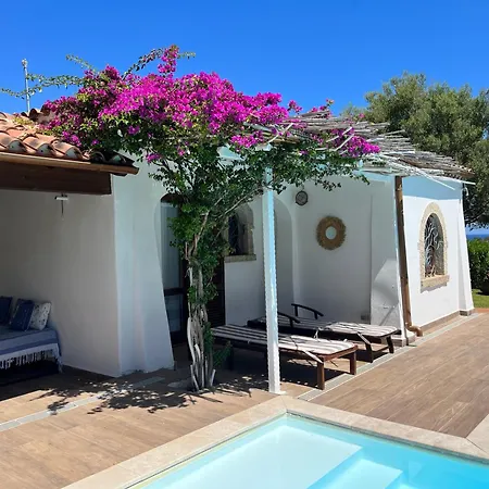 Con Piscina E Vista Mare Holiday home
