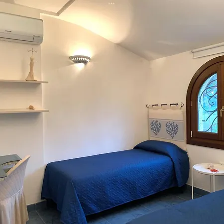 Holiday home Con Piscina E Vista Mare Tanaunella